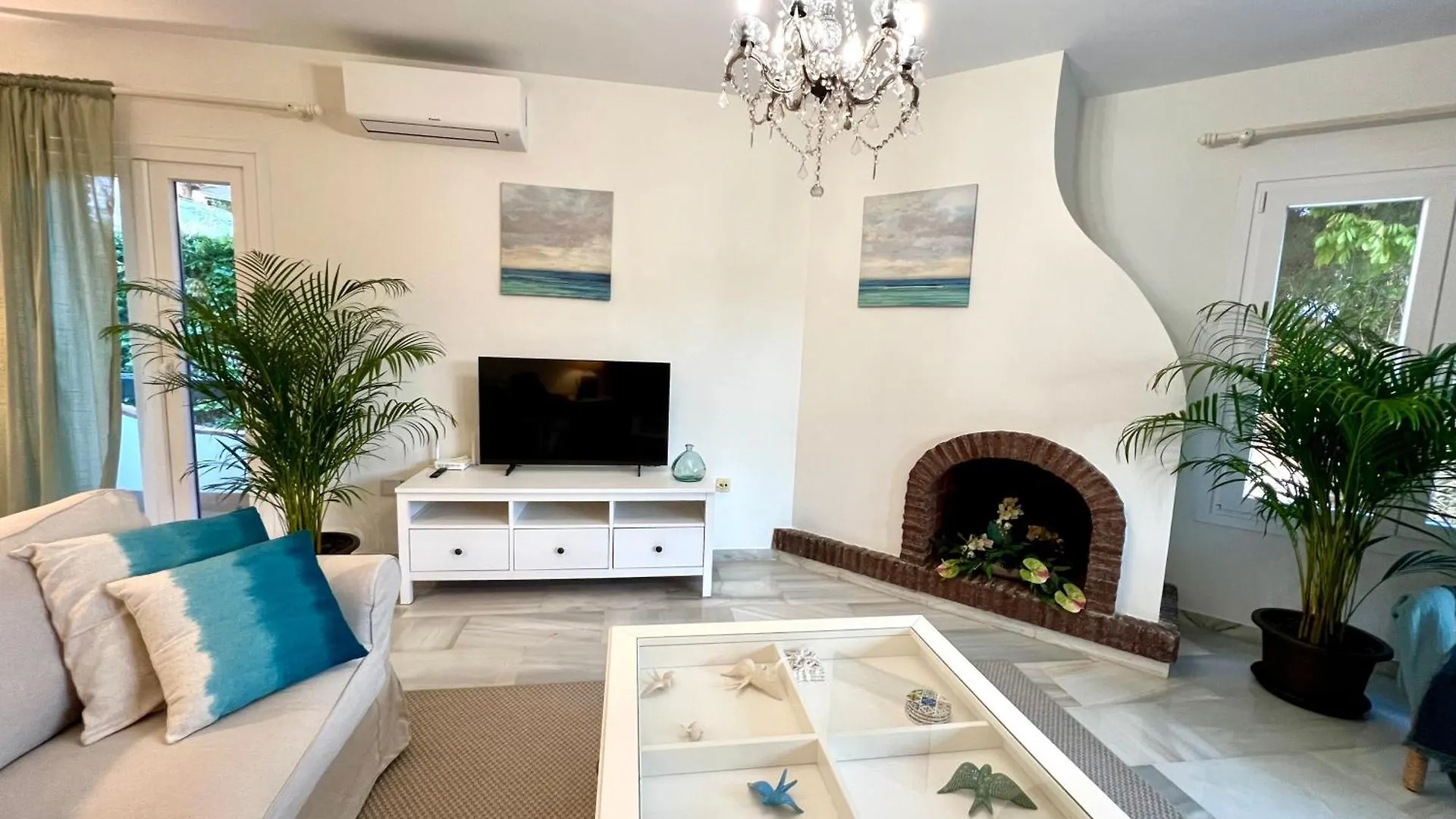 Elegant Coastal Escape Lägenhet MIJAS COSTA Spanien