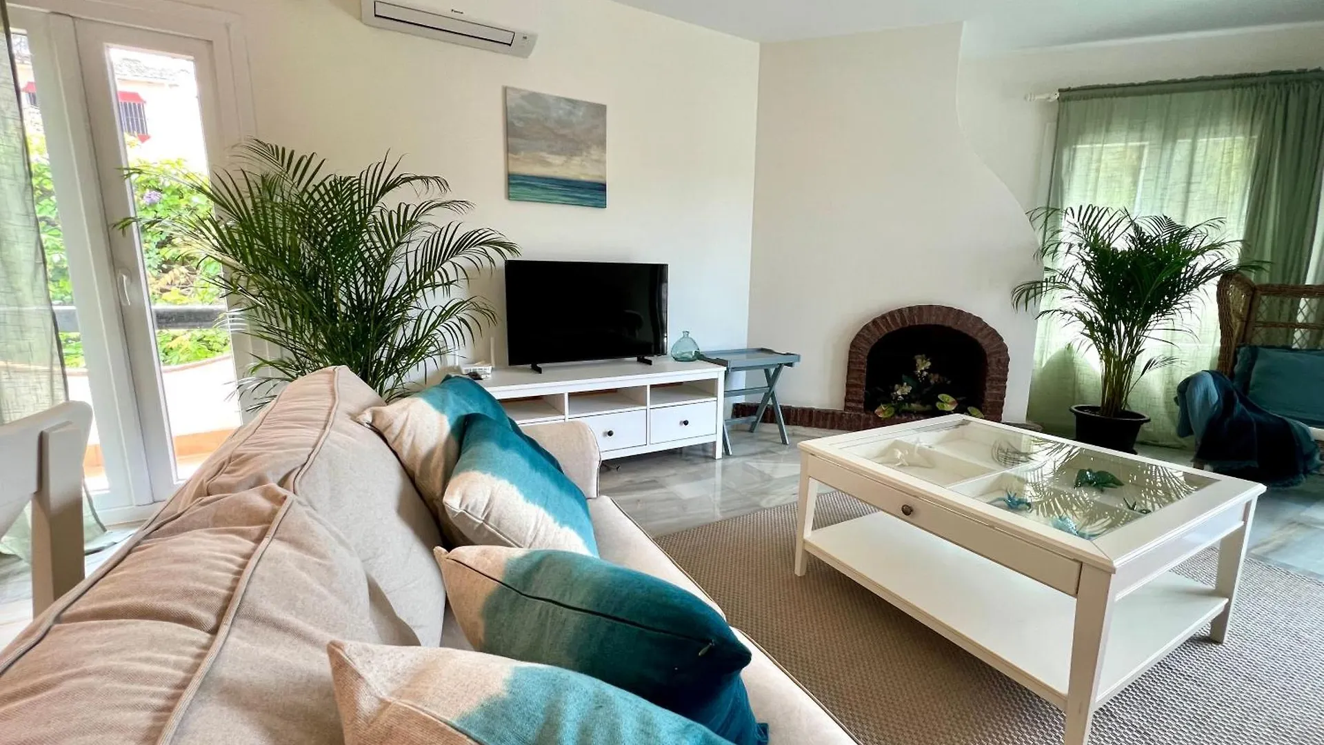 Elegant Coastal Escape Lägenhet MIJAS COSTA