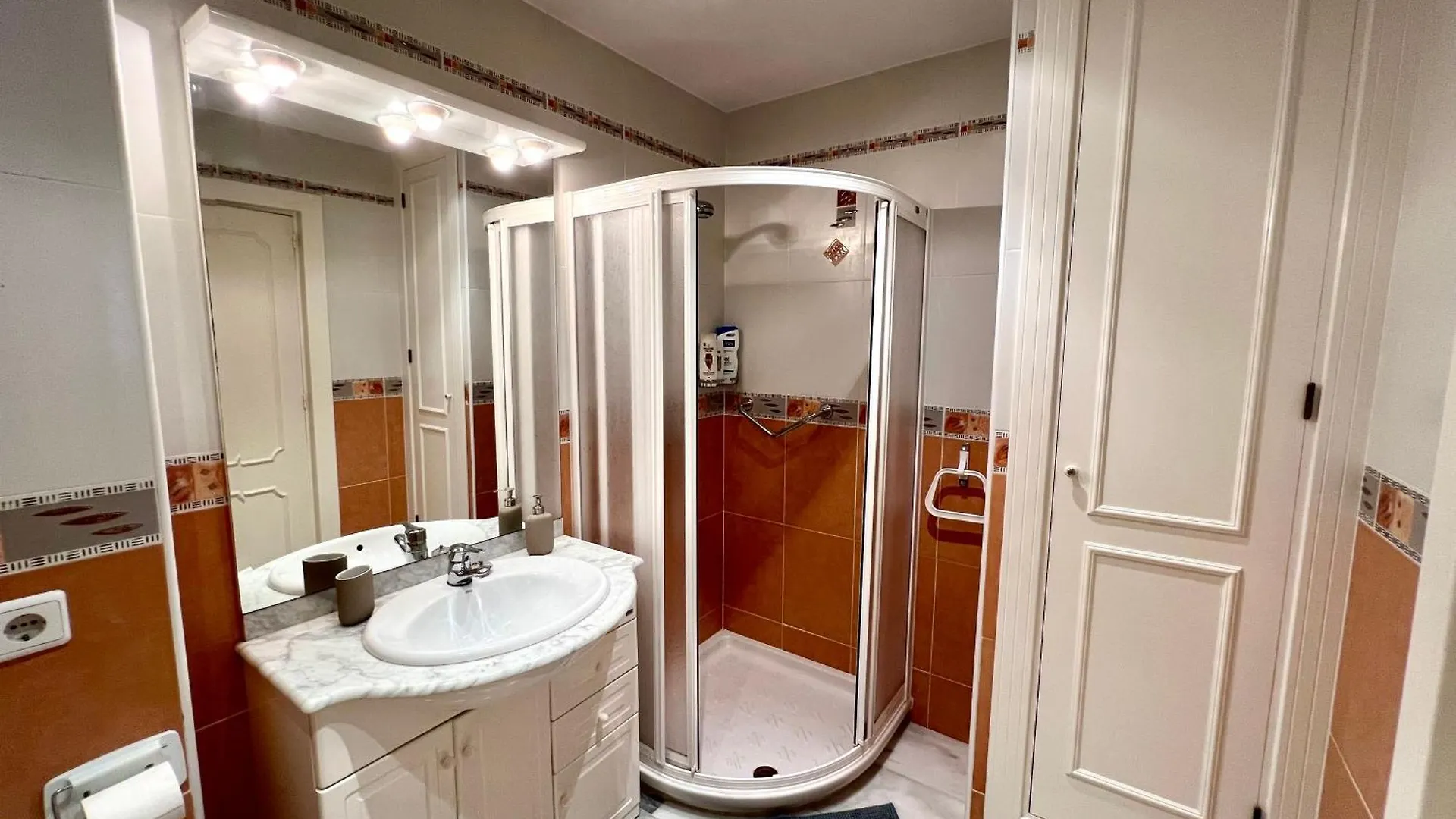 Elegant Coastal Escape Lägenhet MIJAS COSTA