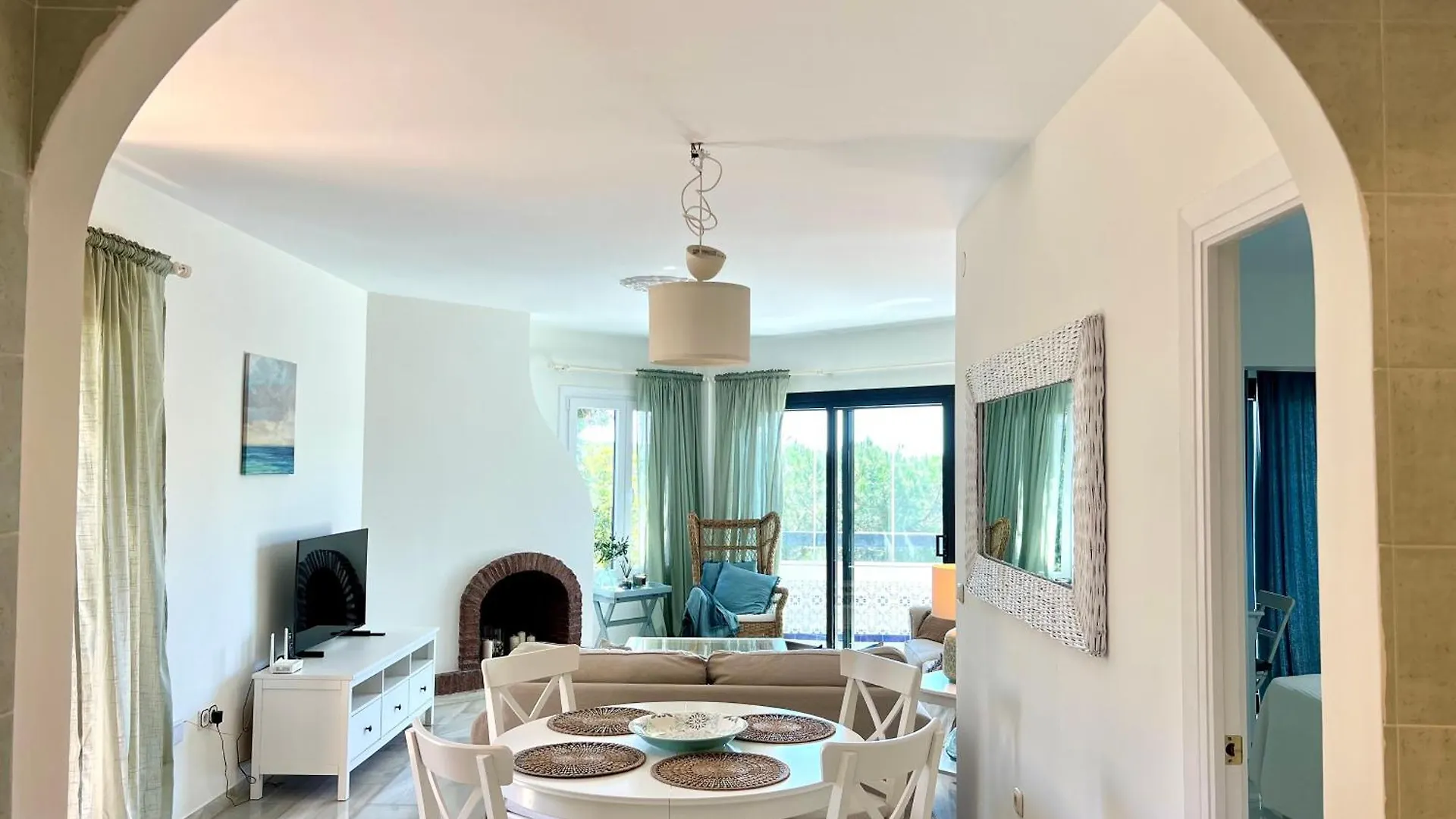 Elegant Coastal Escape Lägenhet MIJAS COSTA