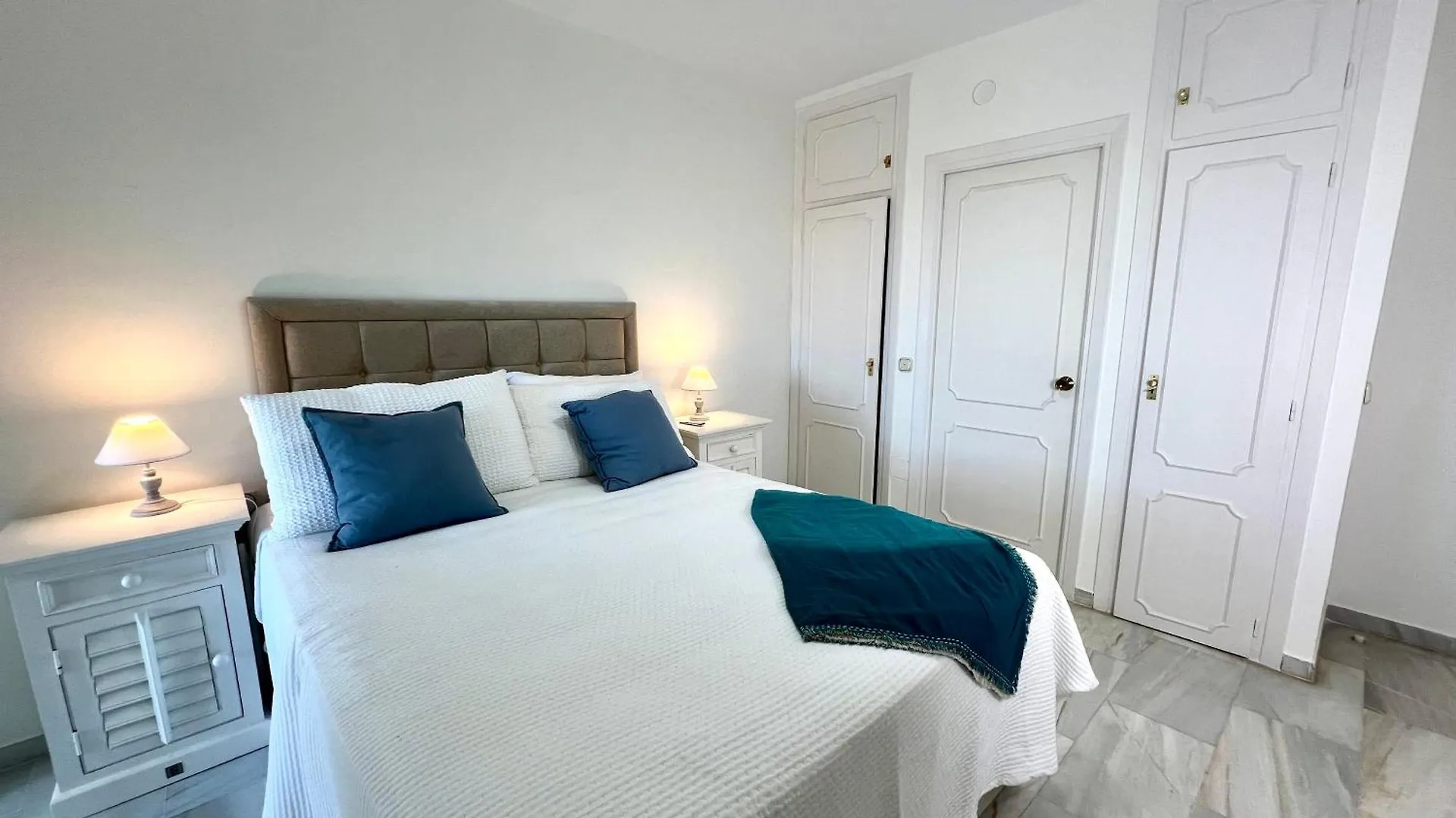 Elegant Coastal Escape Lägenhet MIJAS COSTA 0*,  Spanien