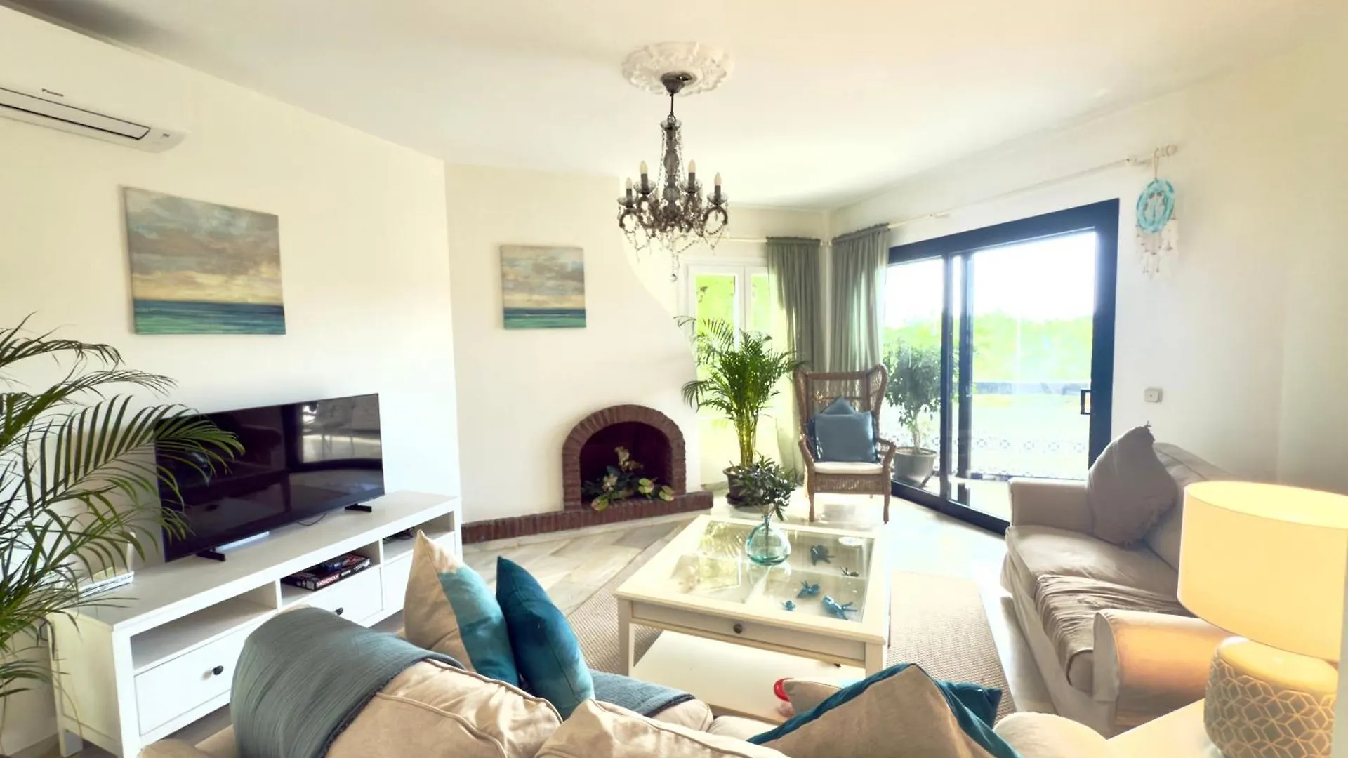 Elegant Coastal Escape Lägenhet MIJAS COSTA